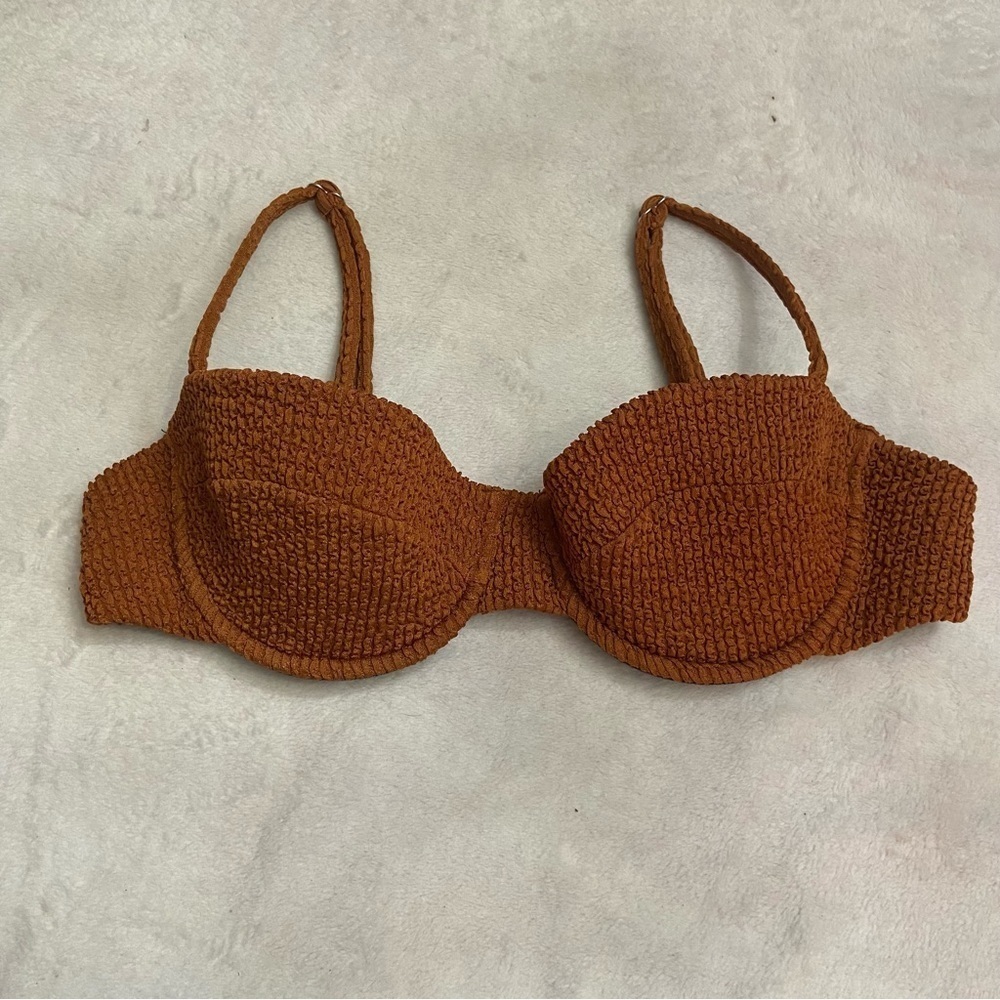 Veronica beard dyer seersucker textured underwire bikini top 28494 - Picture 4 of 16